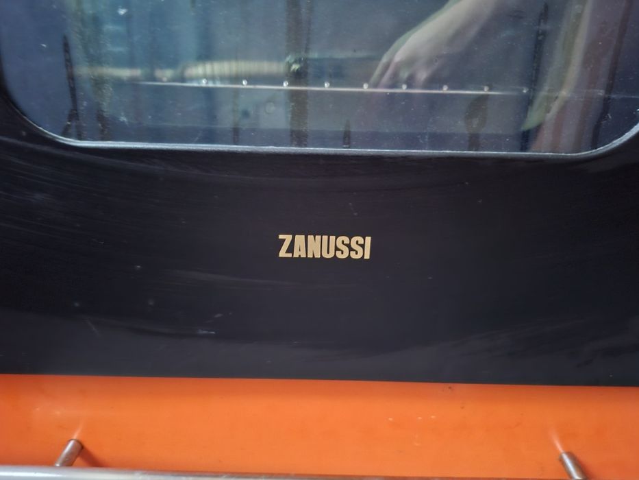 Духовой шкаф Zanussi