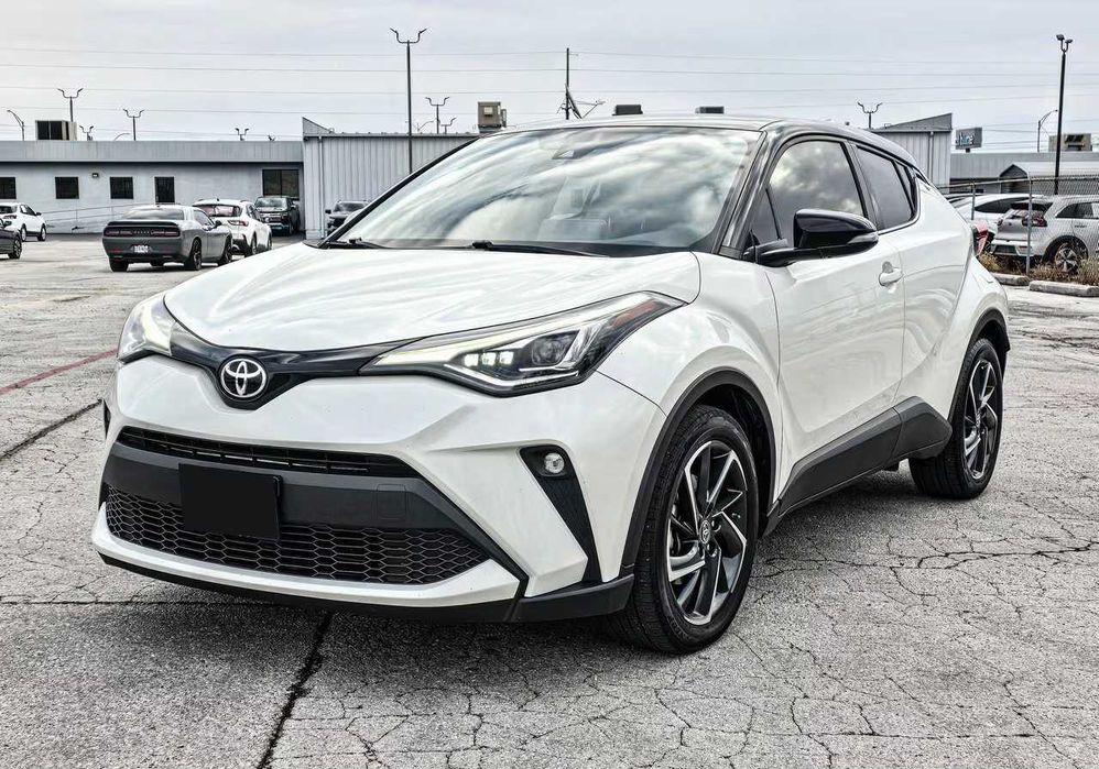 Toyota C-HR LE      2020