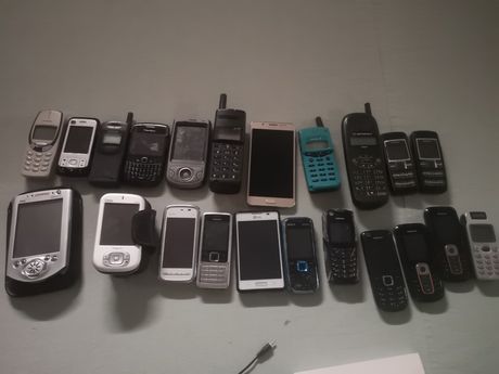 Conjunto telemóveis antigos