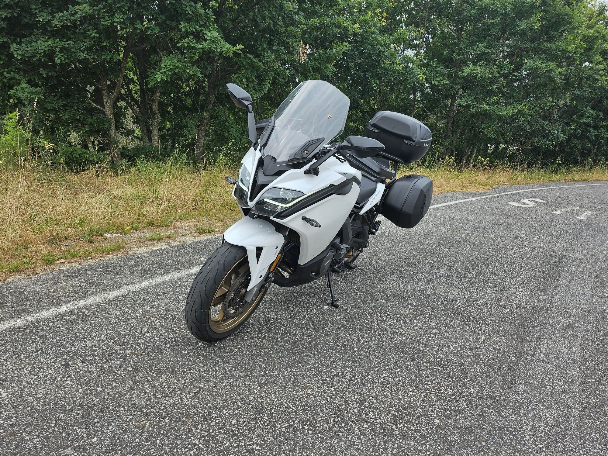 CFMOTO 650GT com malas