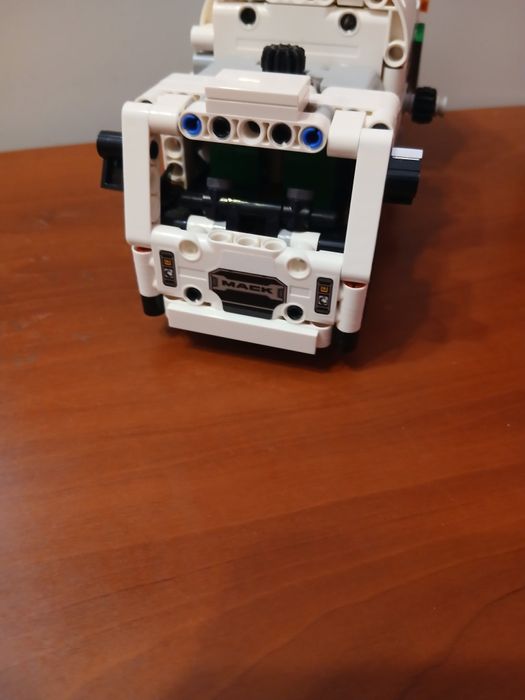 Продам lego technic лего мусора машина конструктор