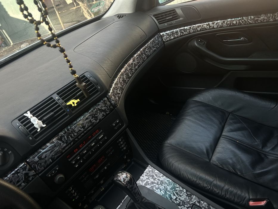 Продам bmw e39 523i