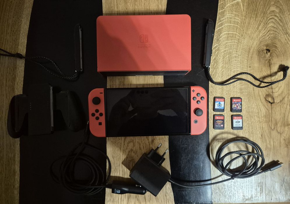 Nintendo switch oled mario + 4 gry + akcesoria
