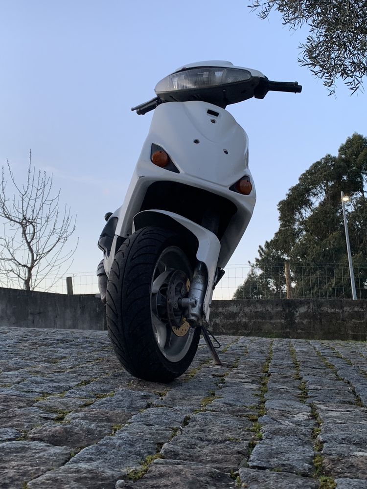 Vendo scooter em bom estado