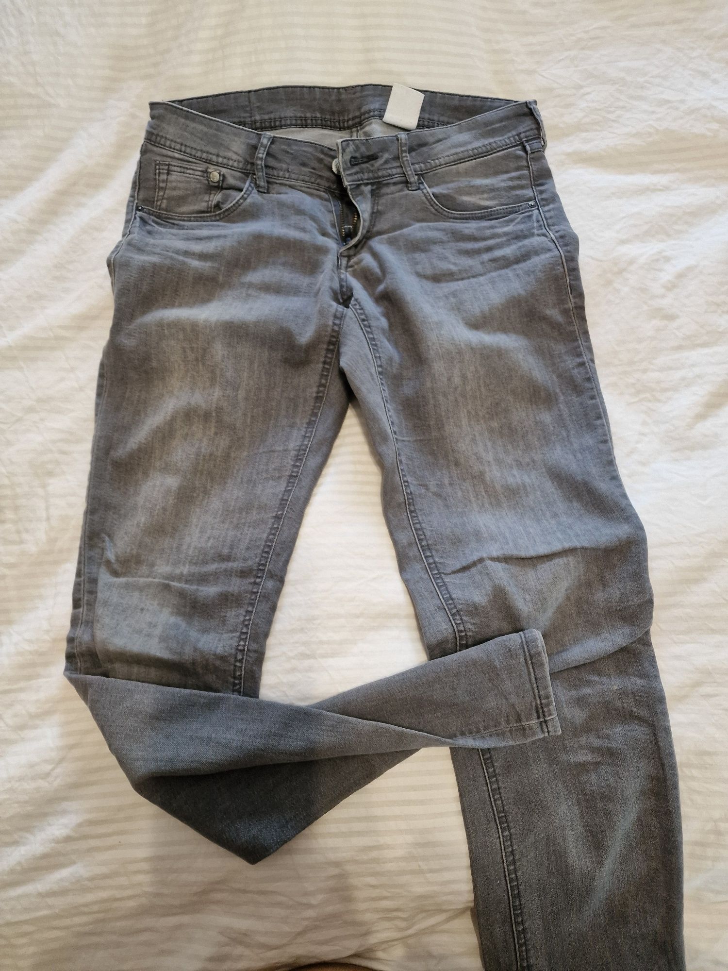 Spodnie dżinsowe H&M Skinny rozmiar 28