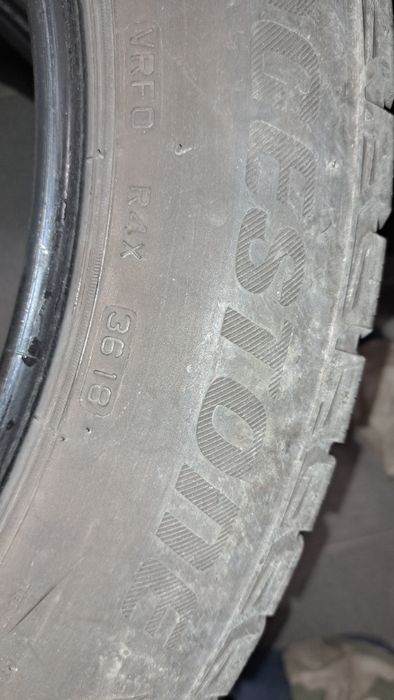 2 szt opon zimowych Bridgestone  Blizzak  lm 80. 235/55/19  105V