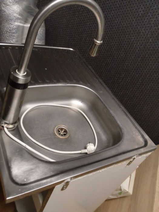 плита газовая. мойка