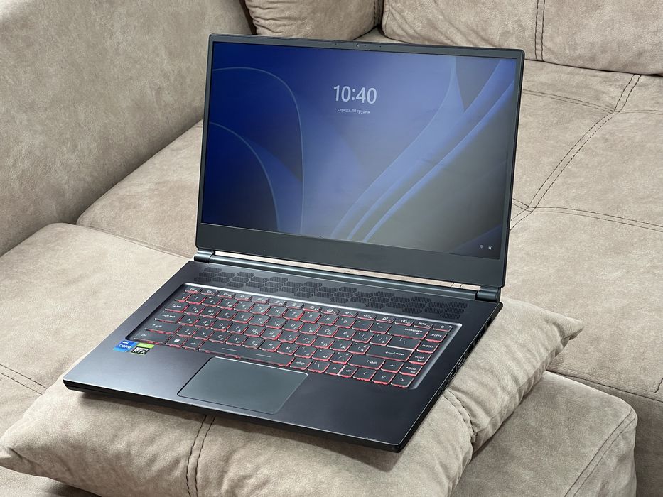Ігровий ноутбук MSI Stealth 15M A11UEKV / 15.6"/i7-11375H/32GB/6GB/1TB