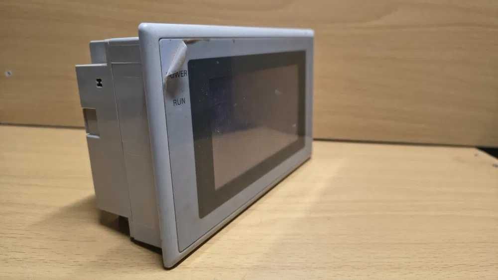 Używany panel operatorski Omron NT20S-ST121-V1