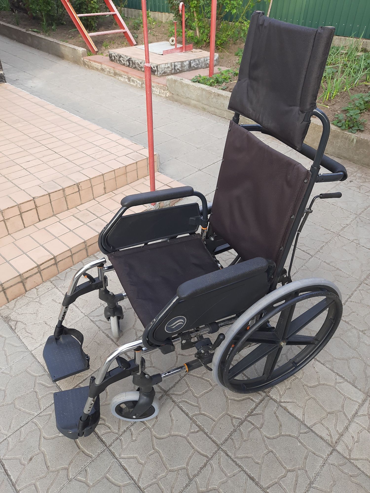 Інвалідний візок Breezy 250 R