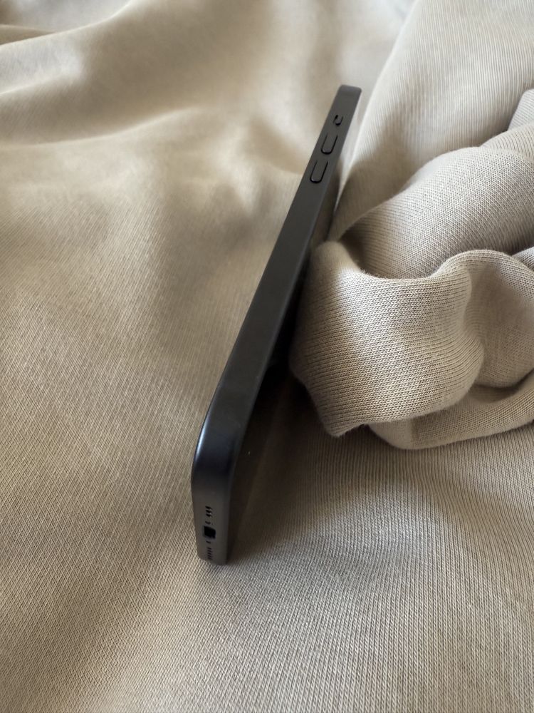 iPhone 15 128Gb Черный