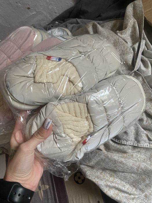 Дутики зима холодна осінь