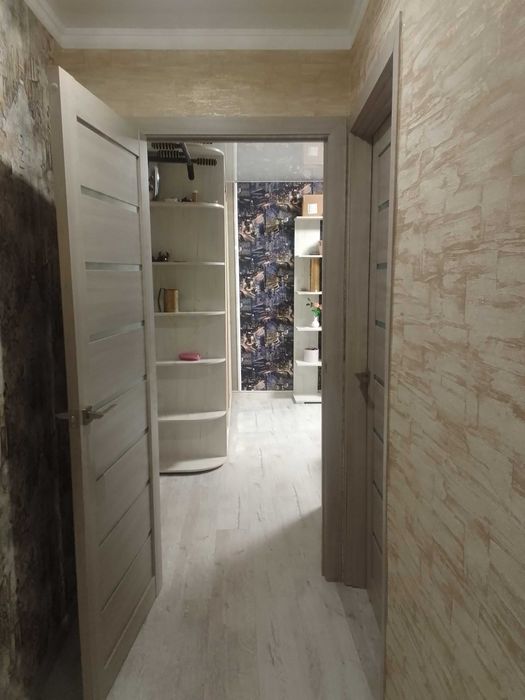 Продам 2-х кімнатну квартиру у Павлограді. Район Ливмаш.