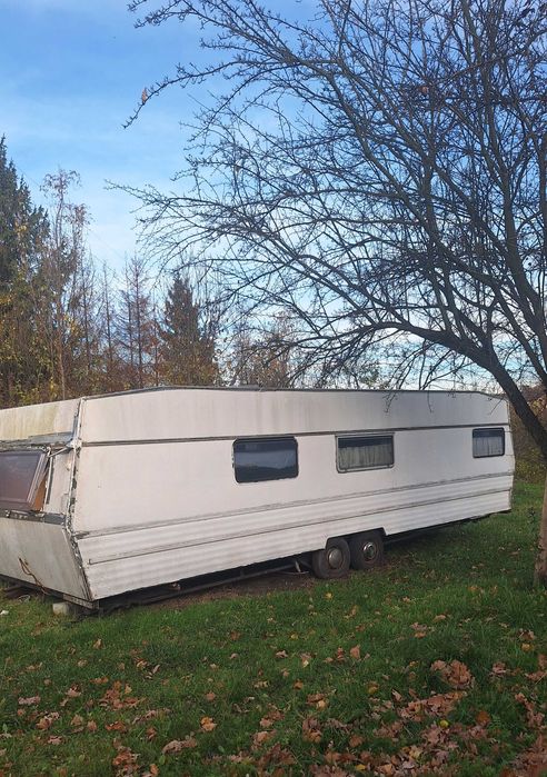 Przyczepa Knaus bardzo duży kemping