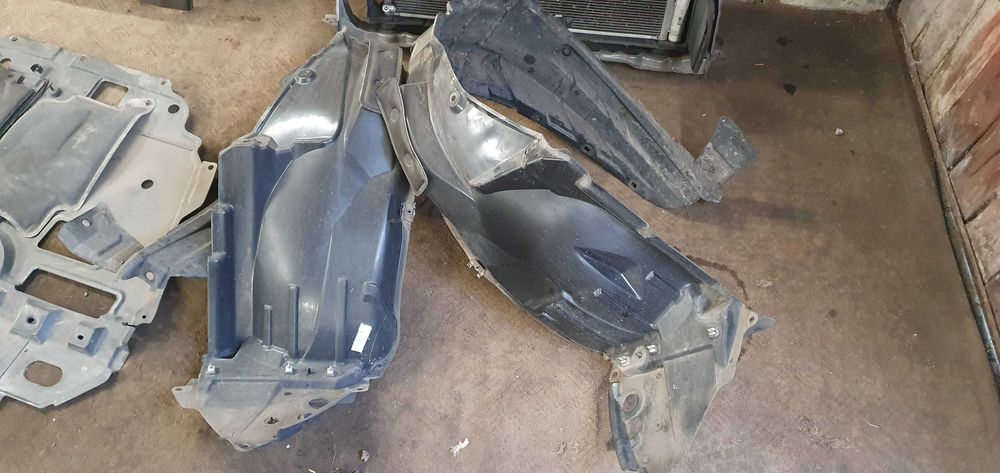 Toyota Auris II LIFT 1.8 Hybryda Przód TYŁ Blacharski Kompletny 1g2