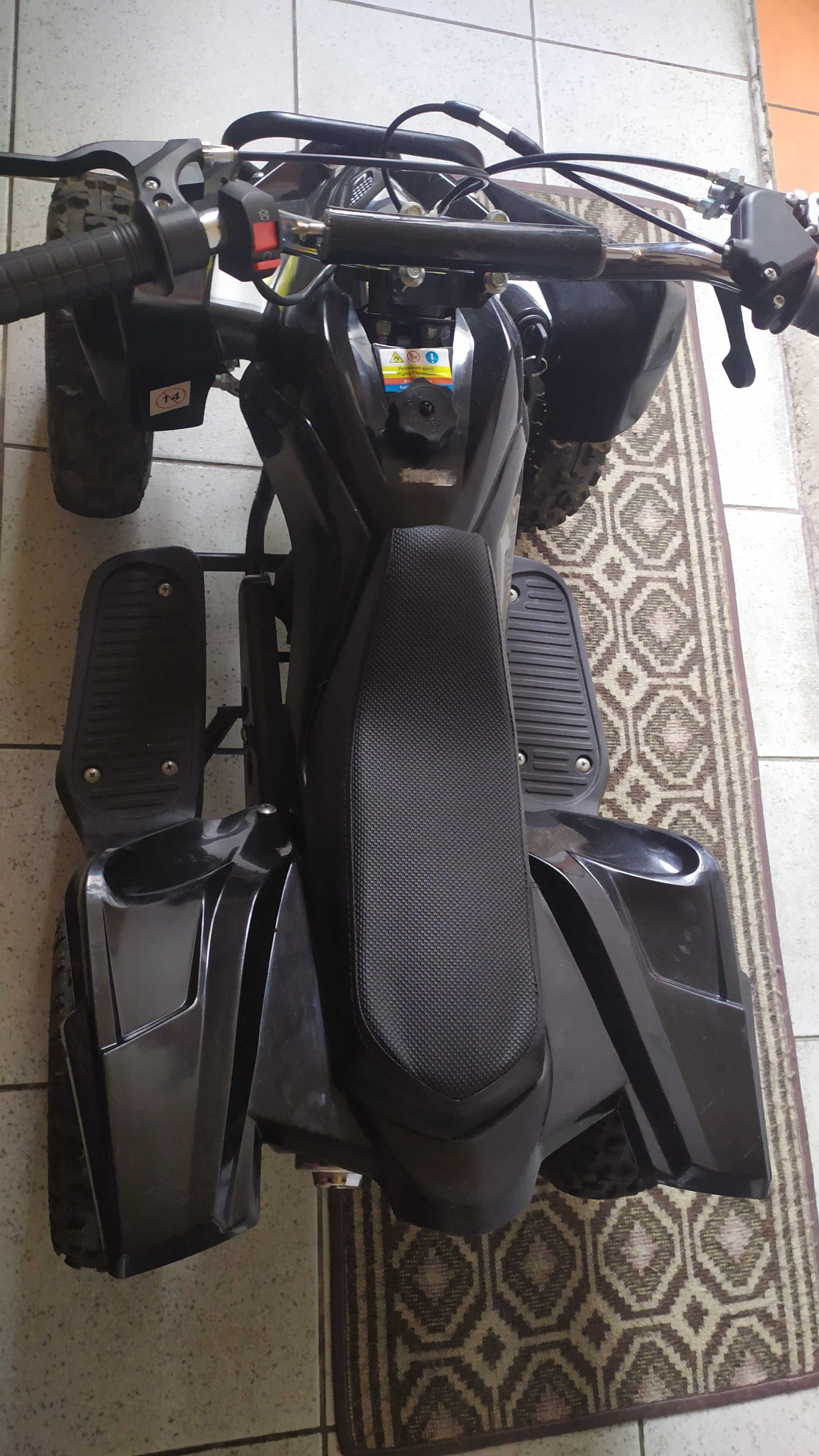 Quadriciclo a gasolina