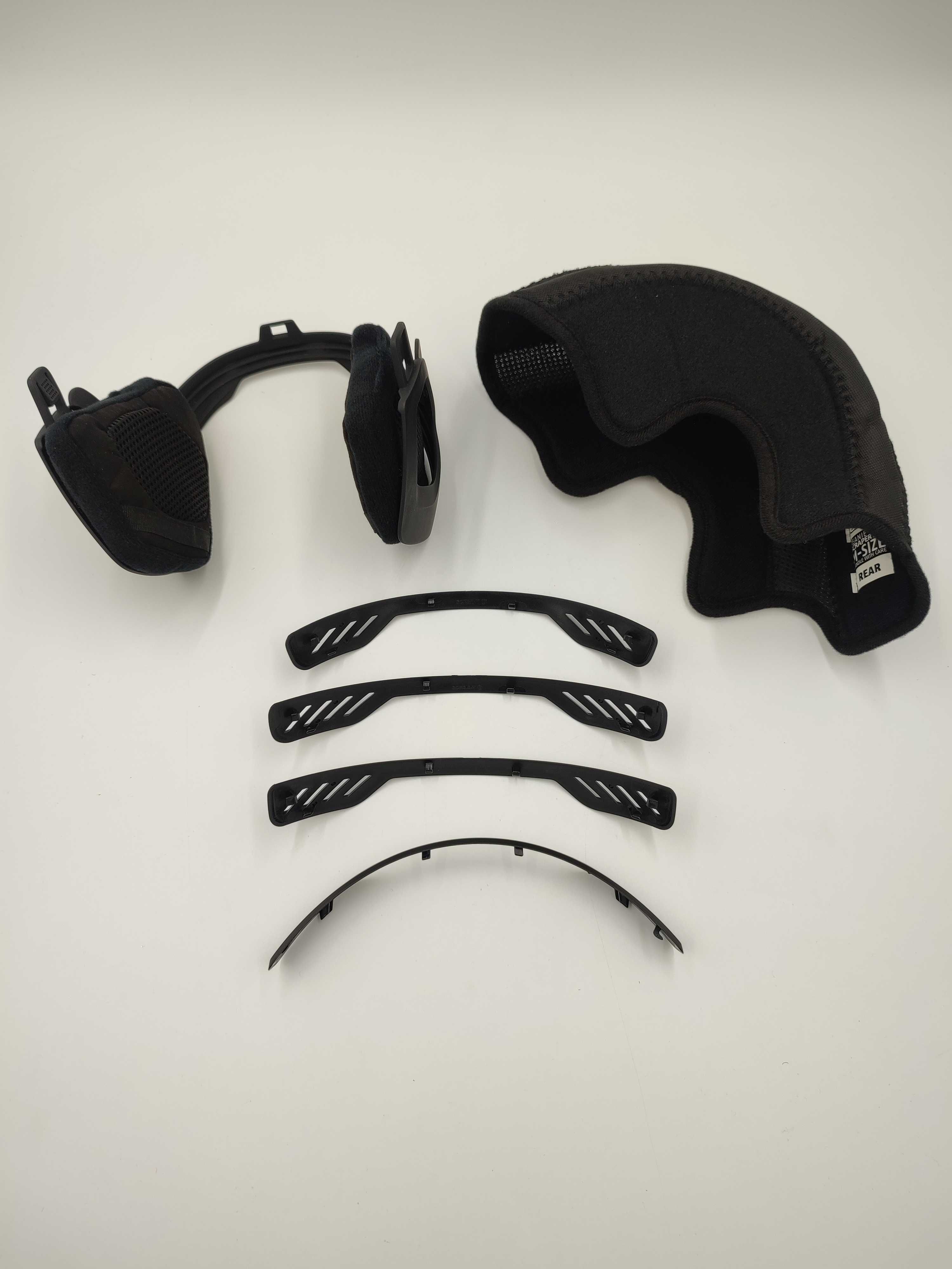 ABUS Scraper 3.0 WinterKit Zestaw do kasku - nauszniki + czapka r. M