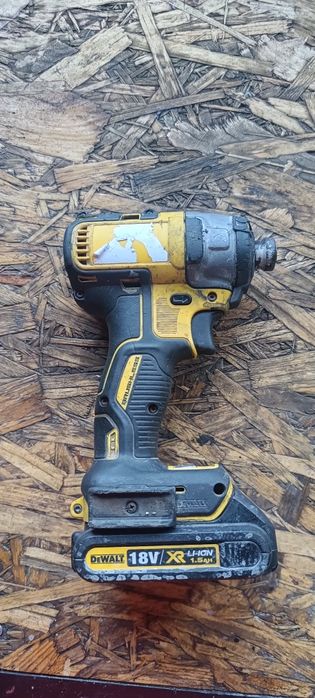 Zakretarka DeWalt dcf887
