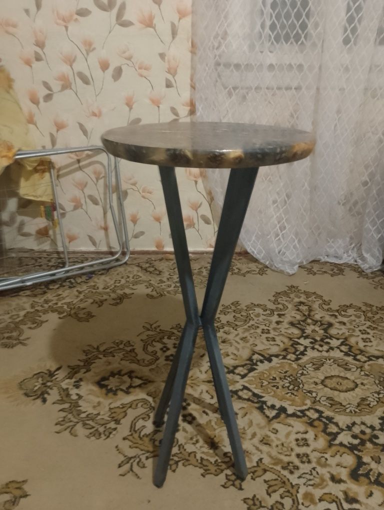 Кавовий столик , кімнатний