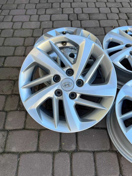 Oryginalne alufelgi Hyundai 5x114,3 16 cali Czujniki Tucson IX35 I30
