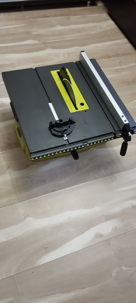 Распиловочный настольный станок Ryobi 1800G , настольный