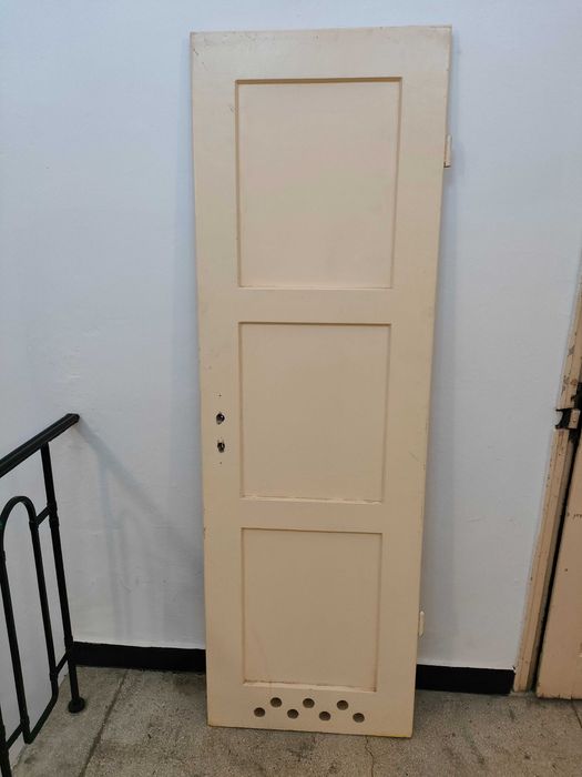 Drzwi drewniane pełne wewnętrzne białe