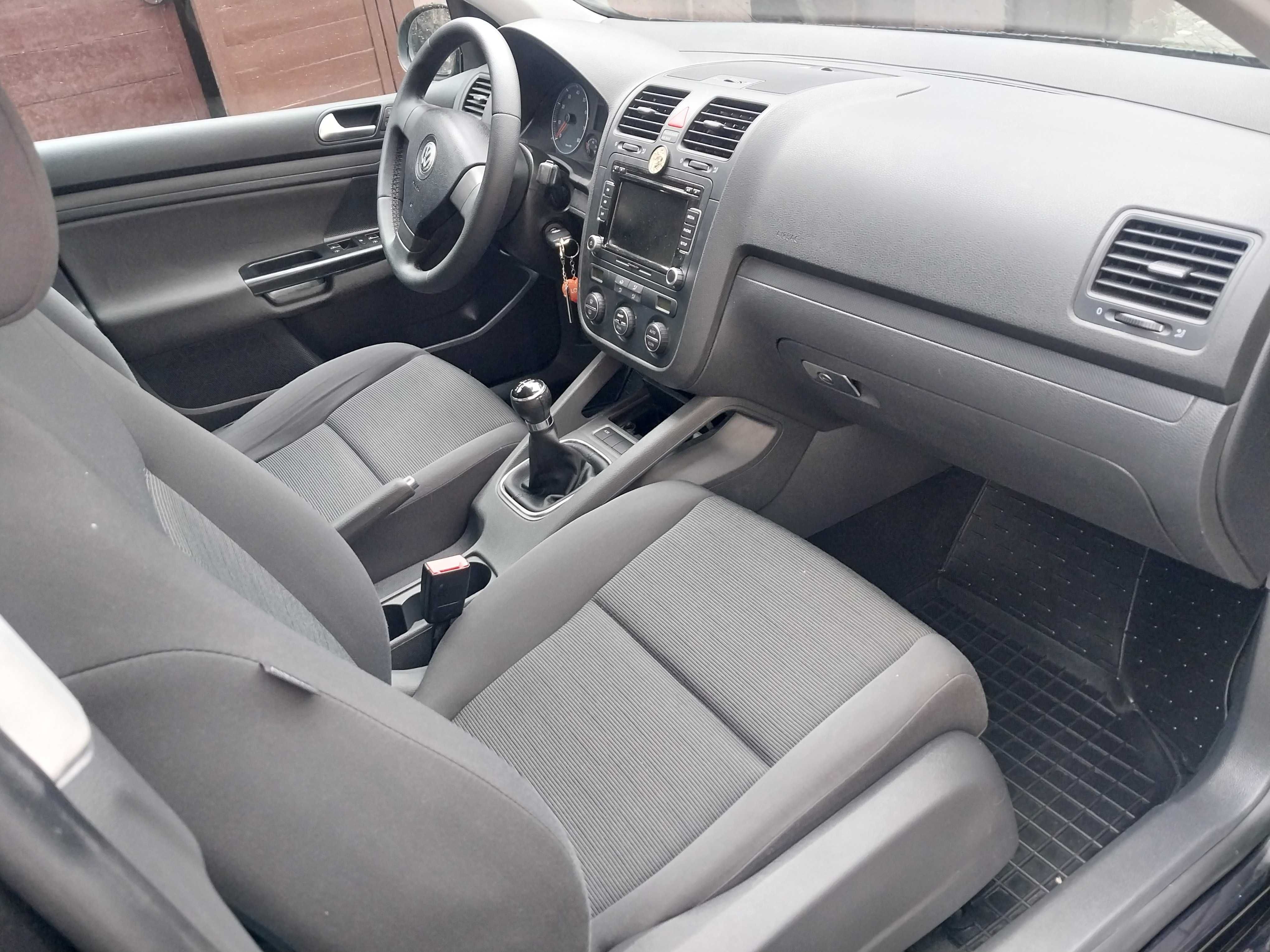 Volkswagen Golf 5 1.6 mpi