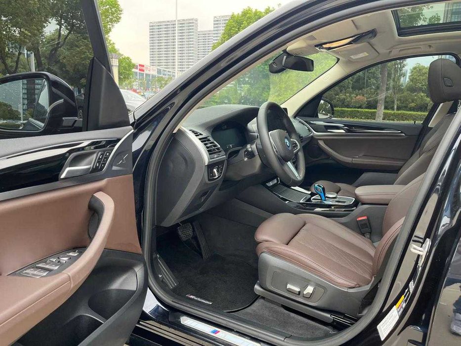 Продам BMW IX3 не битий!!