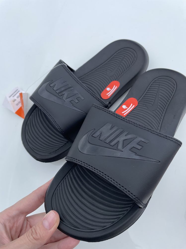 Шльопанці Nike , розмір 37-38