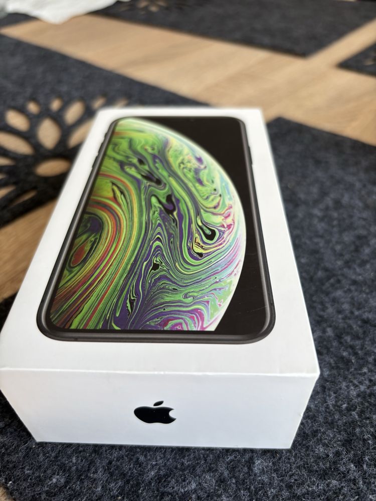 Iphone xs 64g uzywany przez kobiete