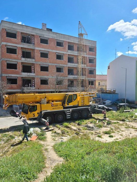 Grua obra em bom estado