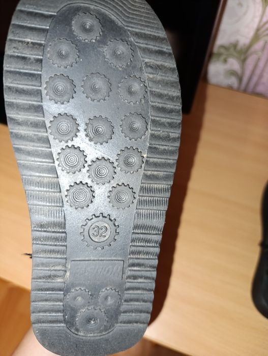 Уггі для дівчинки