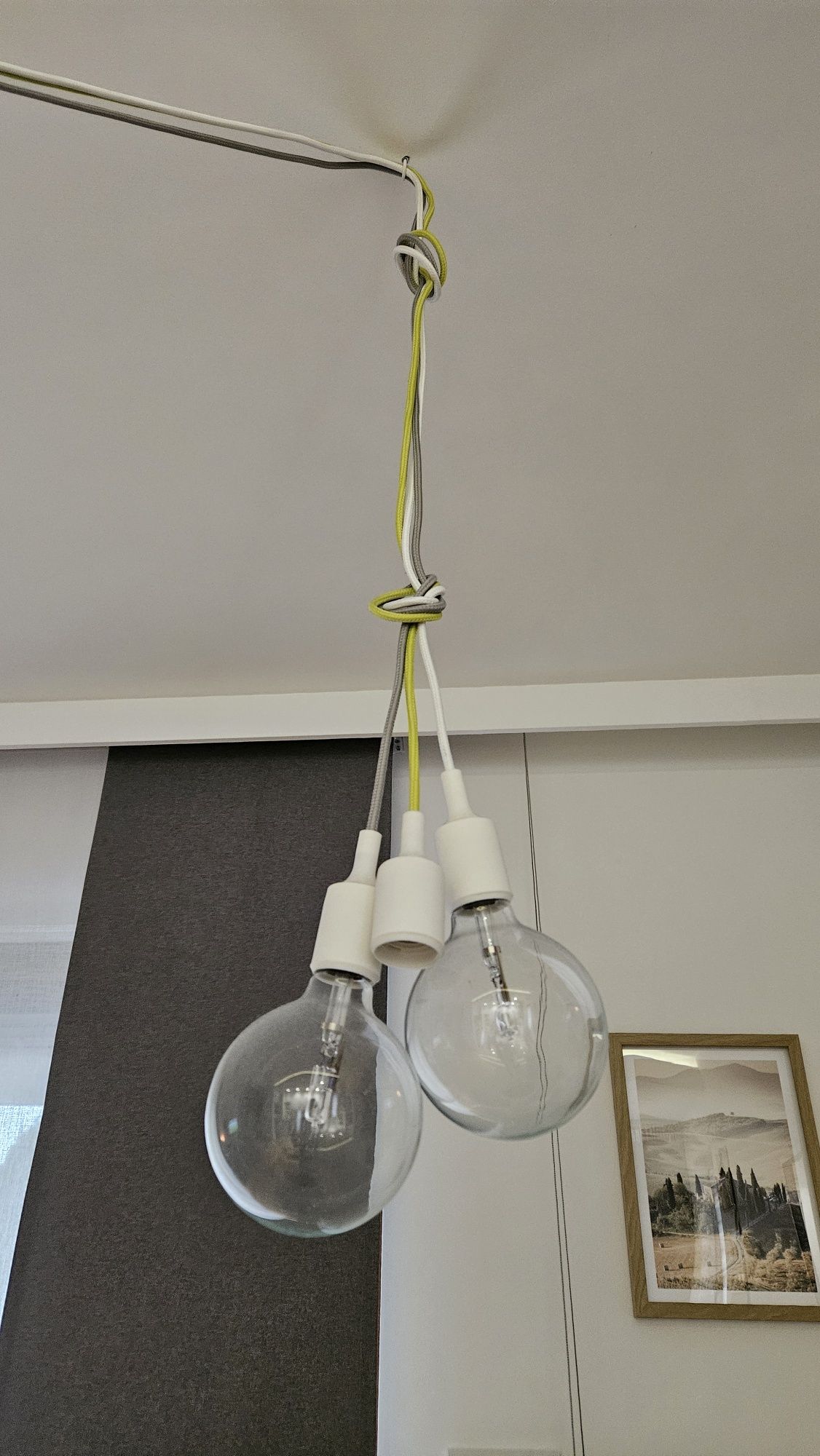 Lampa - Kolorowe kable w oplocie i żarówki
