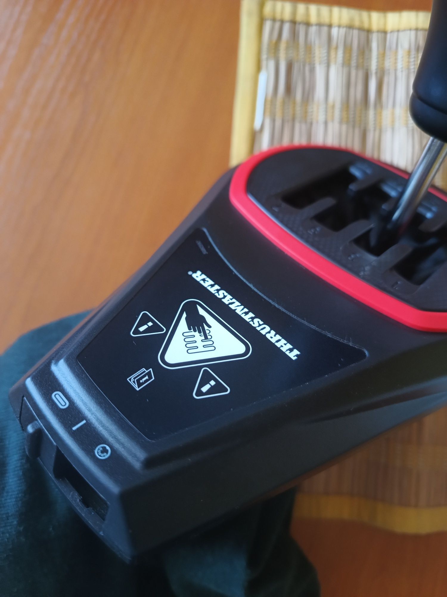 Shifter lewarek zmiany biegów THRUSTMASTER TH-8S GWAR 24msc XBOX PS PC