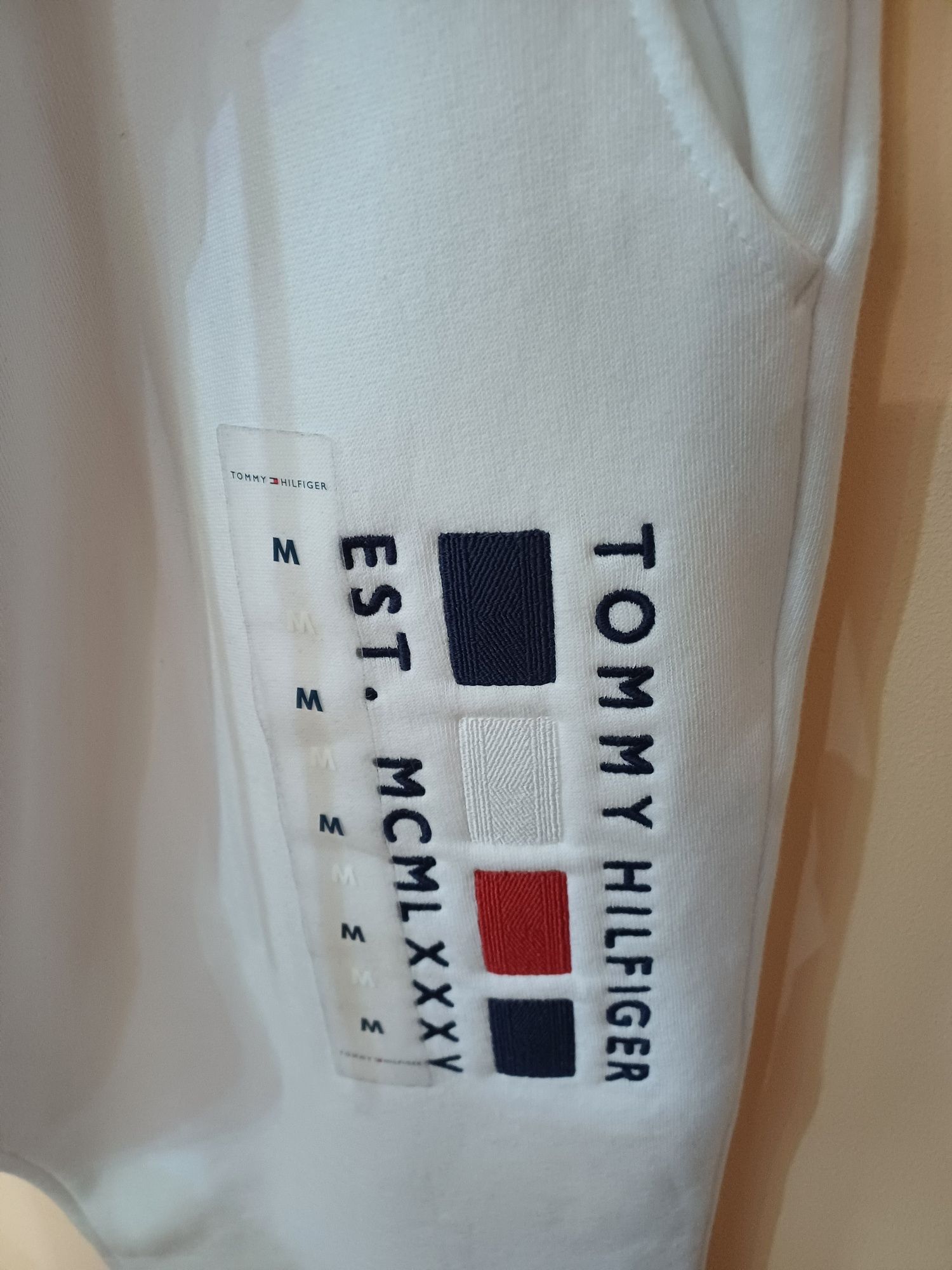 Spodnie dresowe białe Tommy Hilfiger r.M