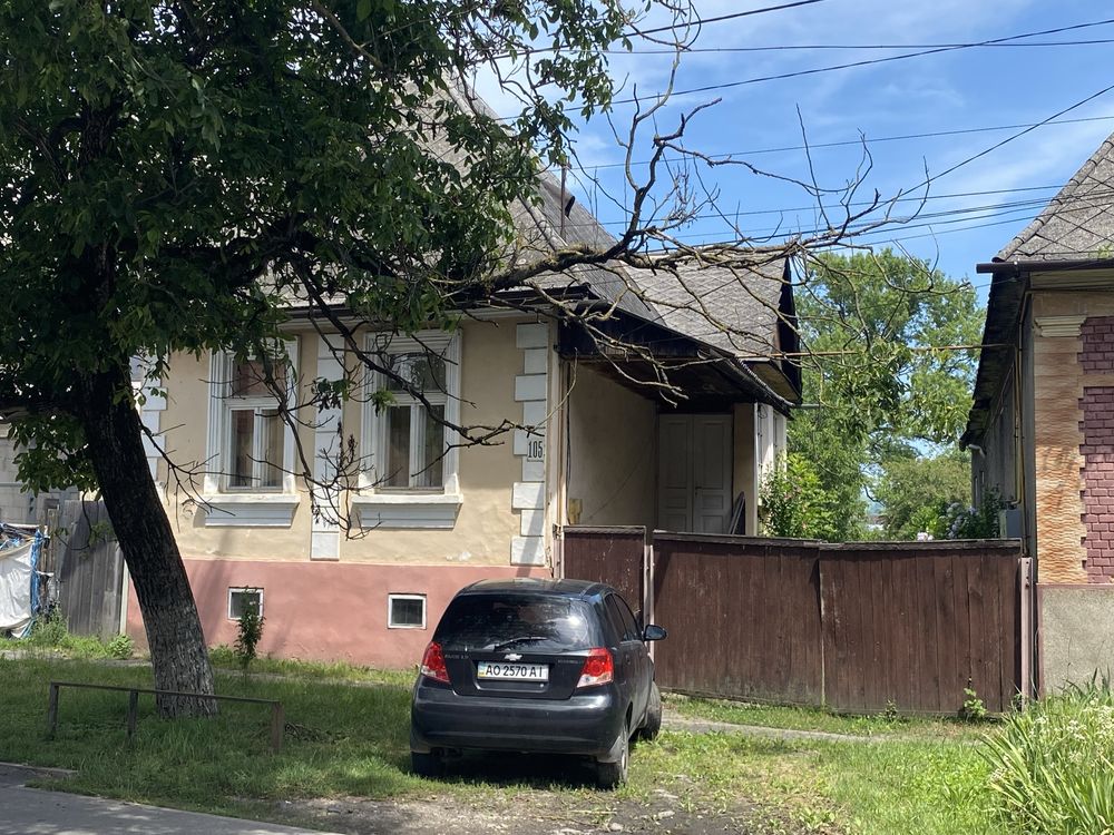 Продається будинок Тячів в центрі міста