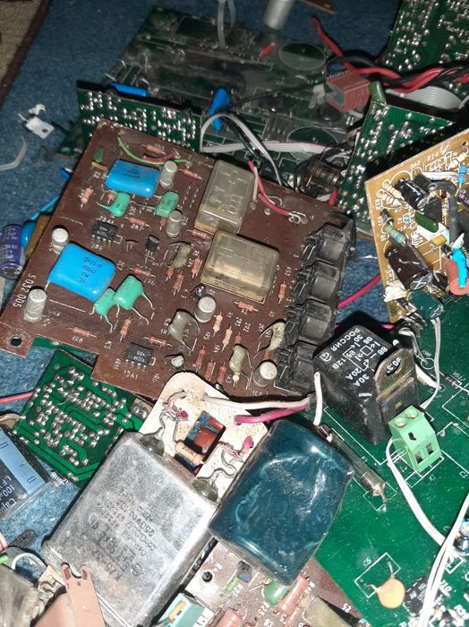 приборы, платы, микросхемы, цпу, радиодетали, часы