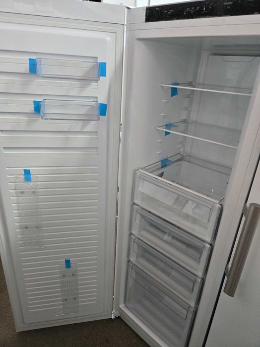 JANKI, ul. Wspólna 6 Zamrażarka Electroux KUT175EWL