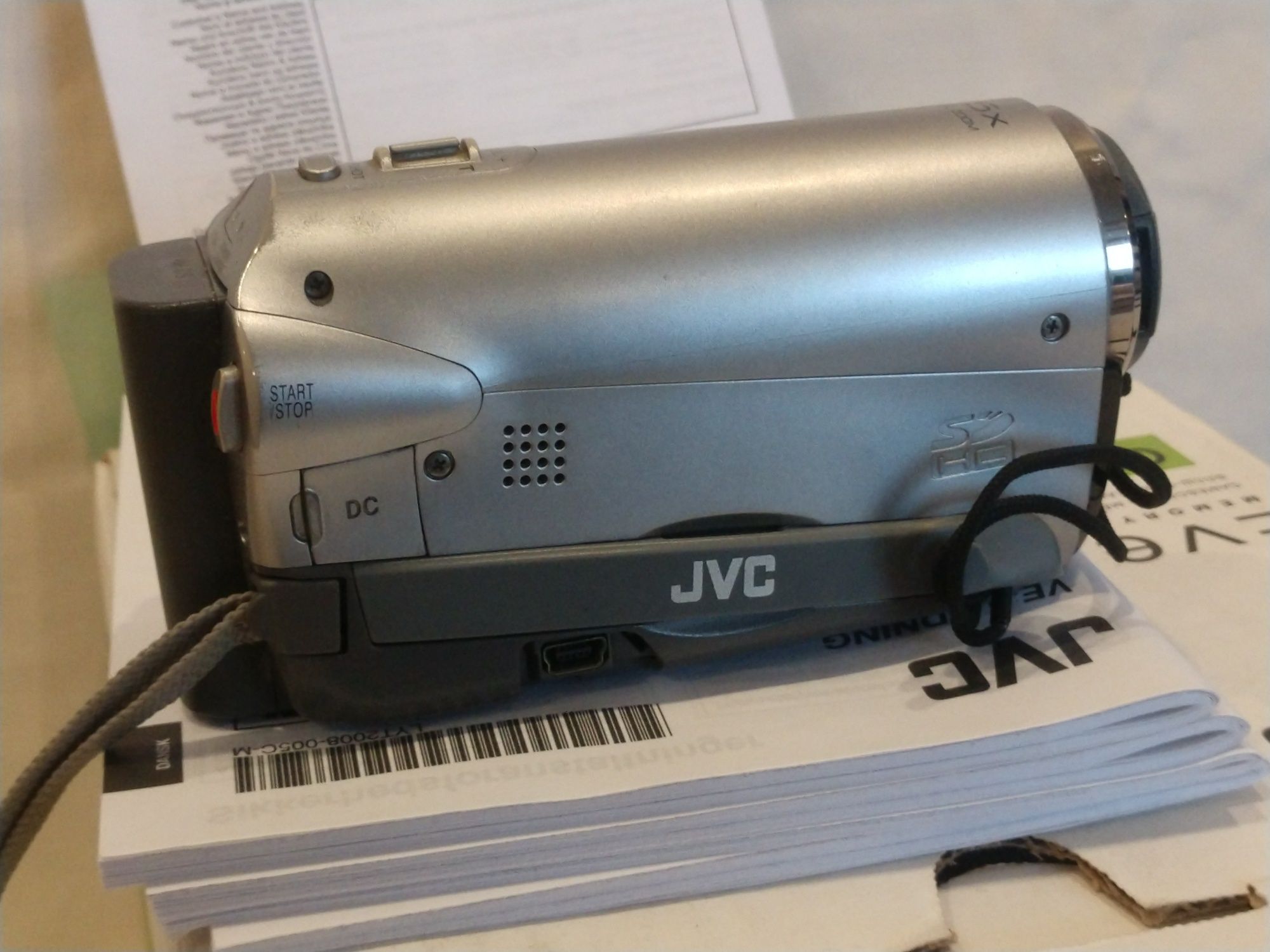 Відеокамера JVC GZMS95SE 35x zoom