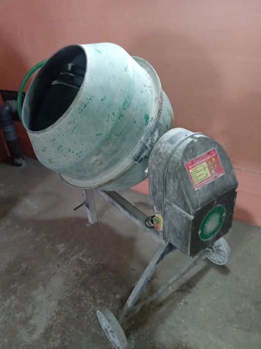 Бетонозмішувач  вектор брс 130л.