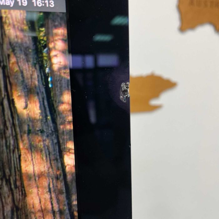 Apple iMac A2116 I3-8100 8GB RAM 1TB HDD Pro 555X 2GB 21.5" 4K 2019r