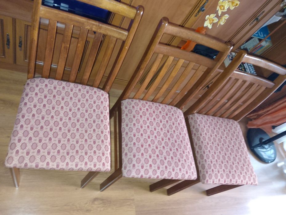 Stół rozkładany PRL+3 krzesła. Szyba gratis dla chętnego.