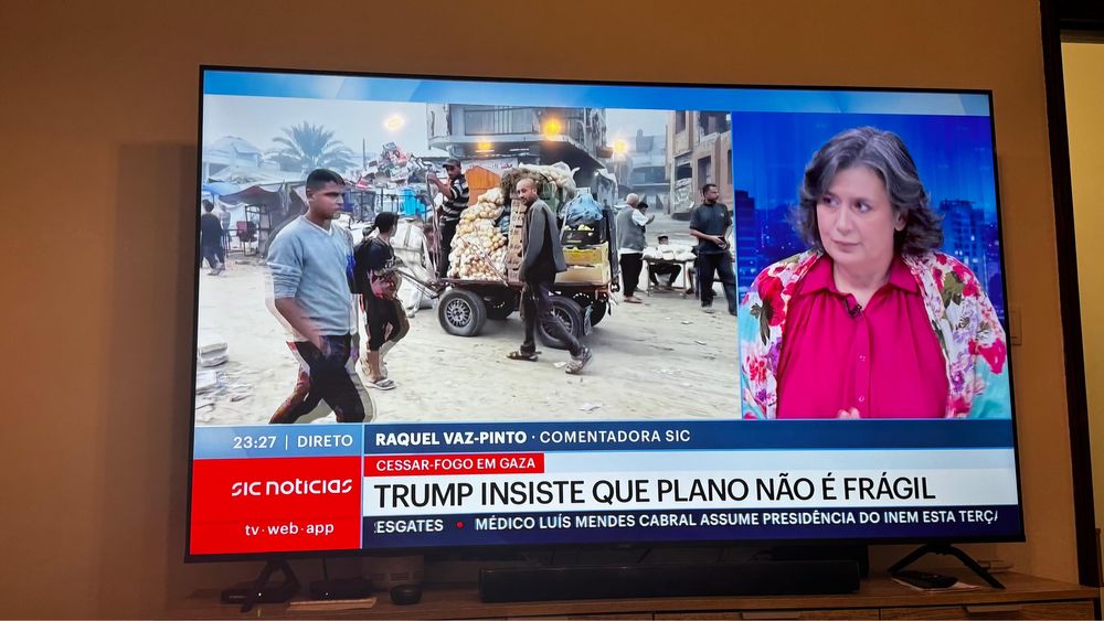 TV Haier 70" quase nova