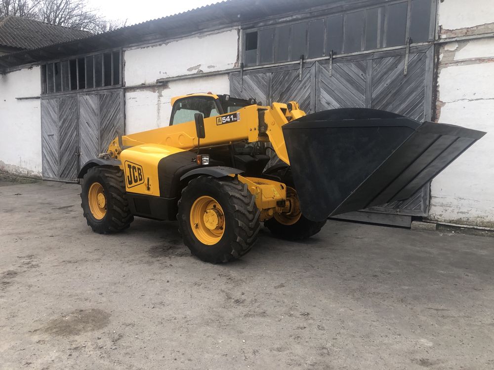 Послуги телескопічного навантажувача JCB