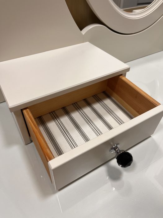Toaletka Hemnes Ikea
