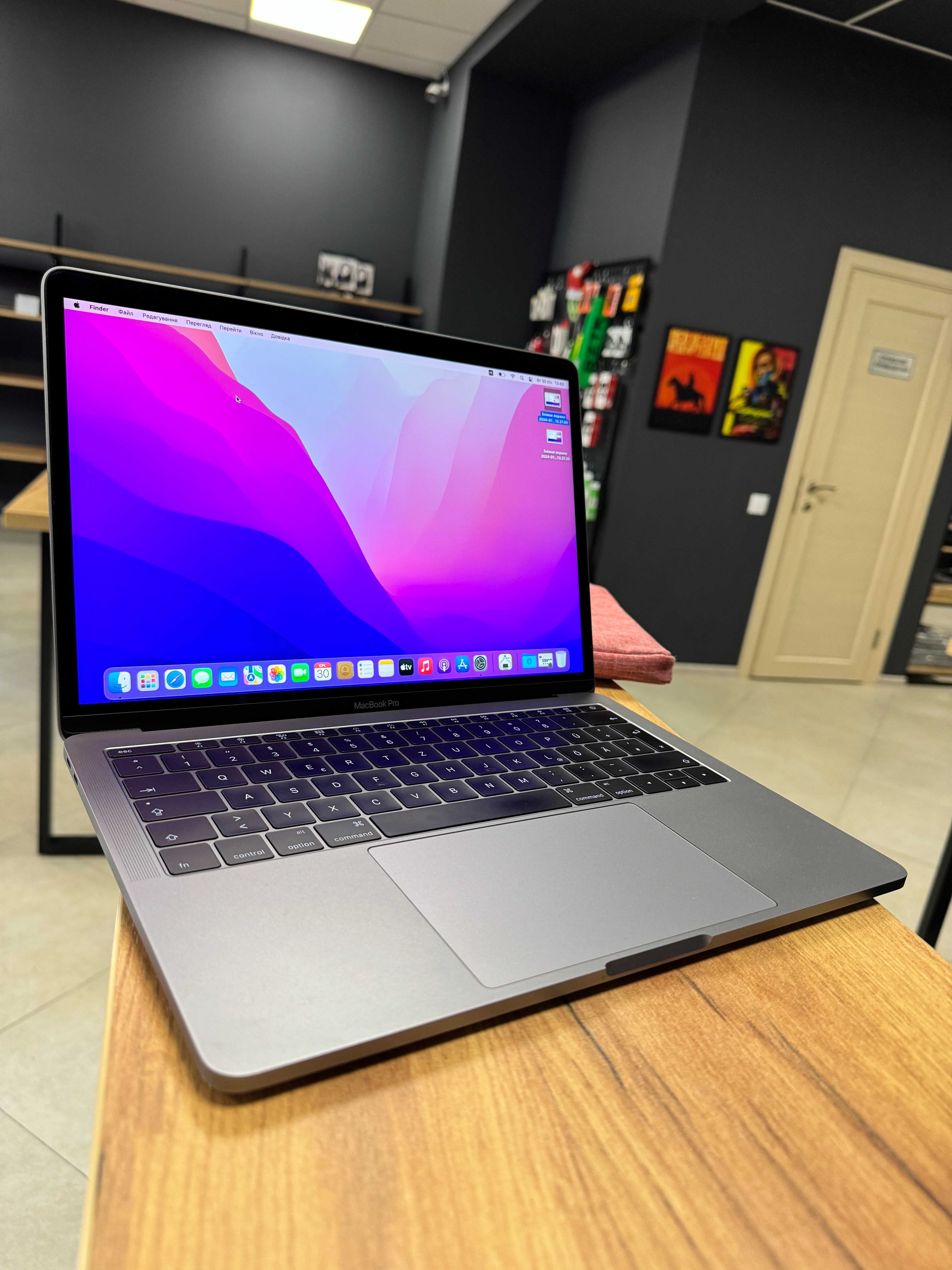 Apple MacBook Pro A1708 - Intel Core i5/8 GB/256 GB SSD/2K Retina