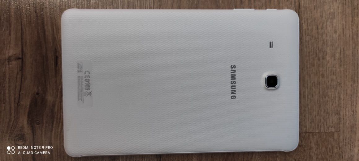 Планшет Samsung Tab E