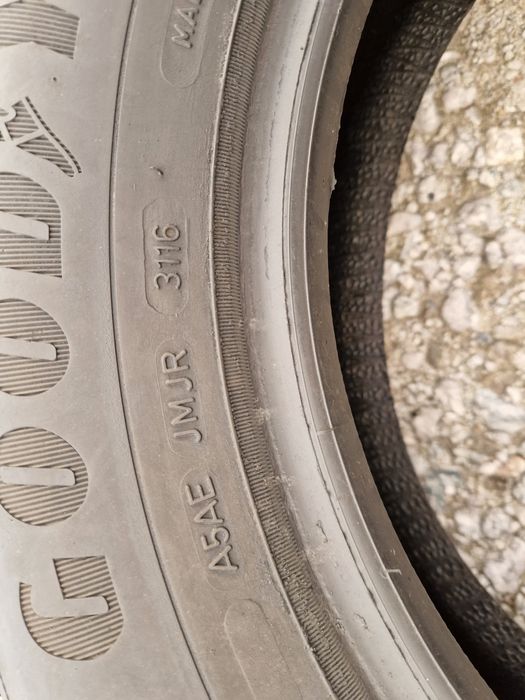 Opony zimowe Goodyear UltraGrip 195/65r15 (91T)
