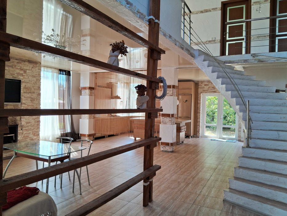 Пропоную в районі Корея будинок біля лісу — 210 м² комфорту та стилю