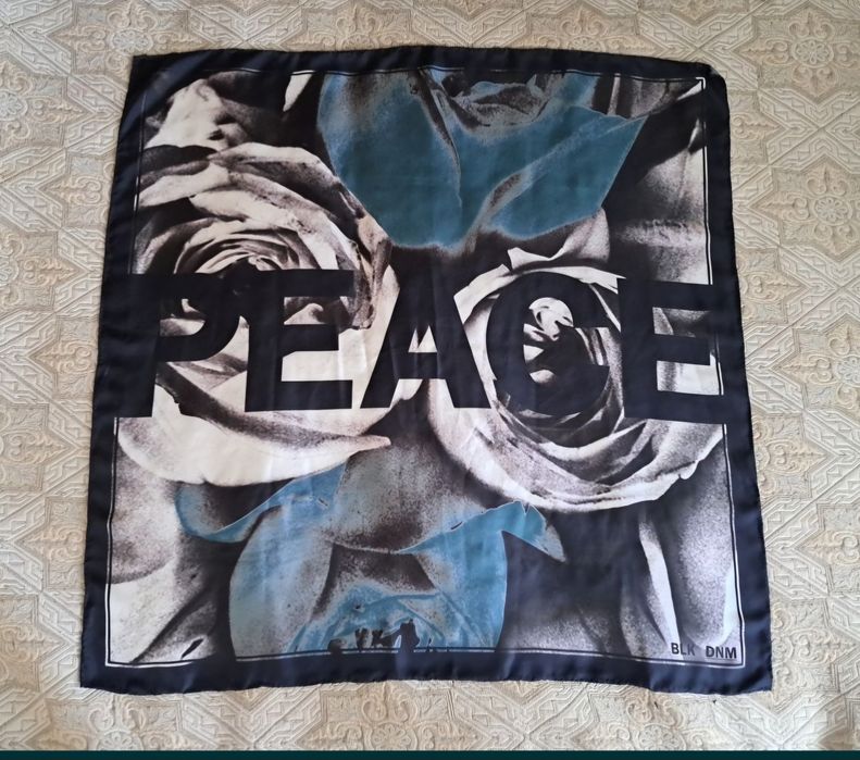 Тонкий платок з натурального шовку відомого бренду Fisba Stoffels.